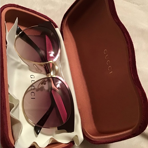Gucci Sunglasses - Picture 4 of 8